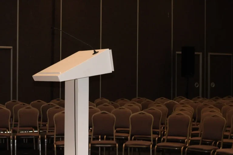 Communication institutionnelle : définition, objectifs et leviers