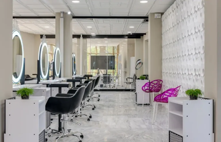 Création d&rsquo;un salon de coiffure : qualification, statut et étapes