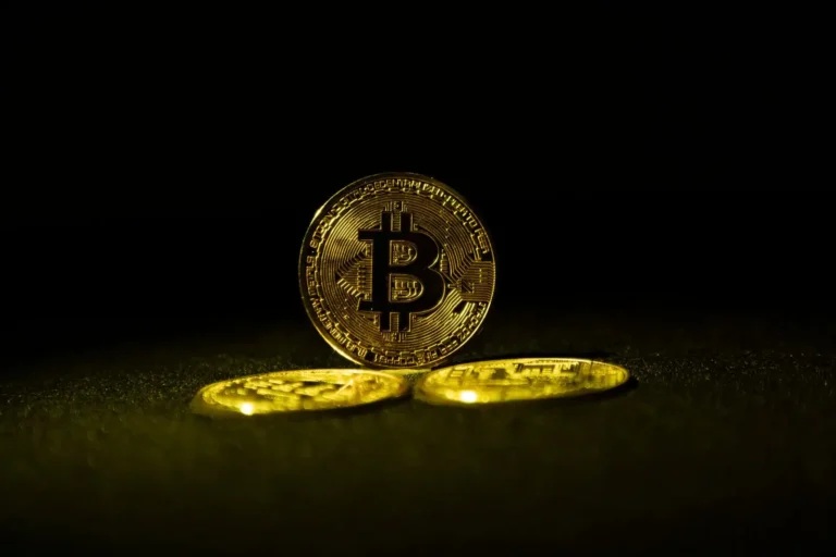 Crypto-monnaie : comprendre, acheter et déclarer en 2026