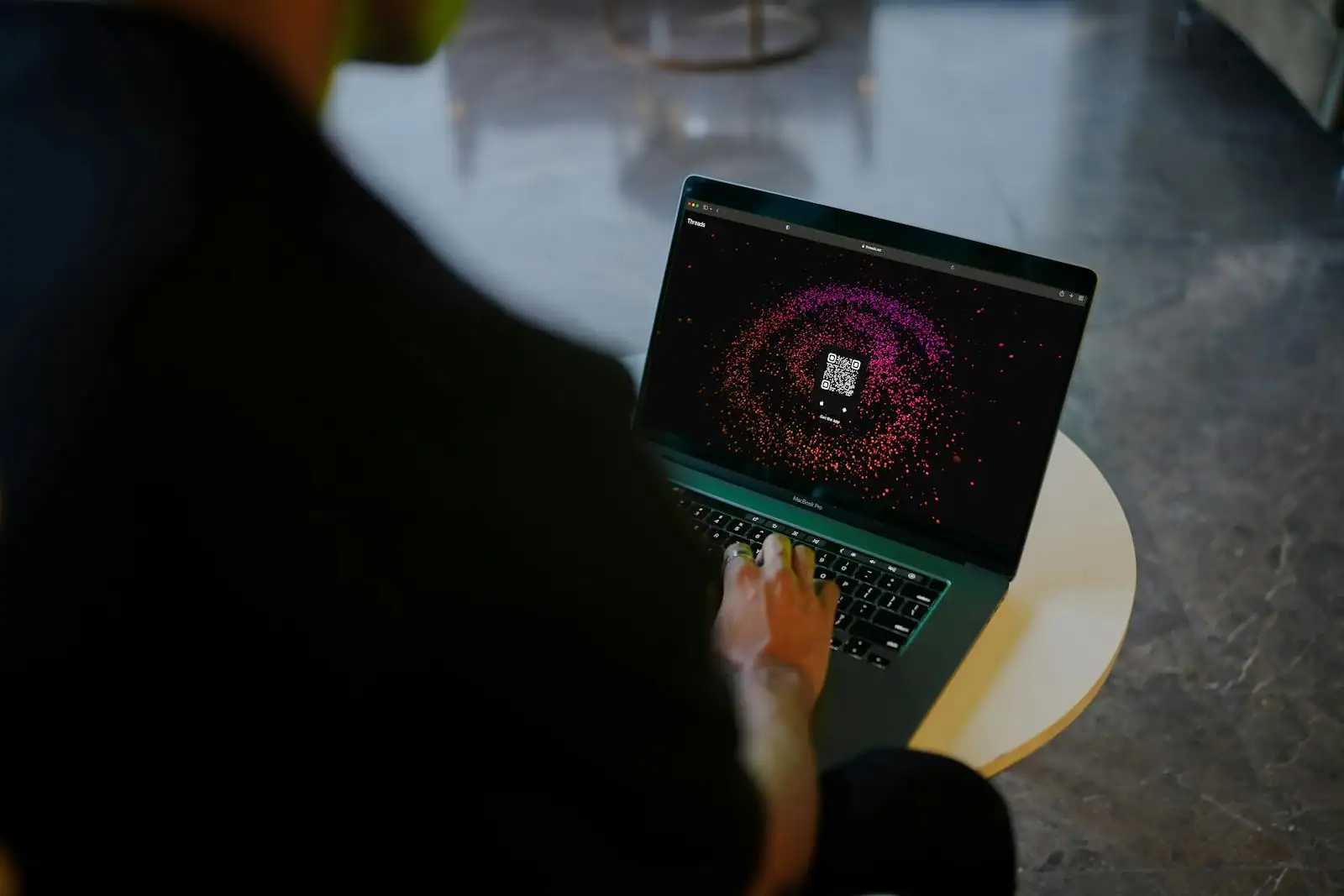 Écran d'ordinateur affichant l'interface d'un gestionnaire de mots de passe avec une icône de cadenas