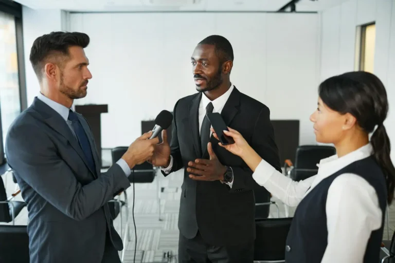 Relations presse : le guide complet pour gagner en visibilité média