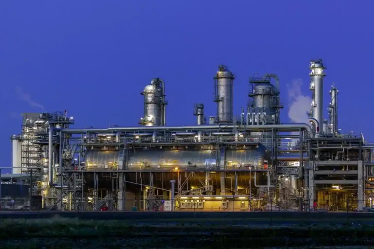Bourse TotalEnergies : comprendre l&rsquo;action TTE avant d&rsquo;investir