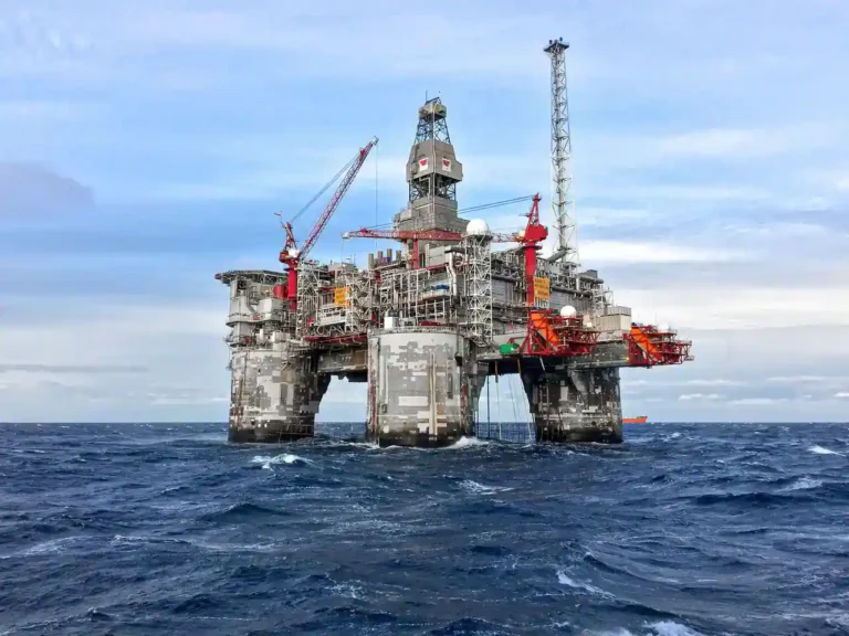 Plateforme pétrolière : comment se passe vraiment le recrutement